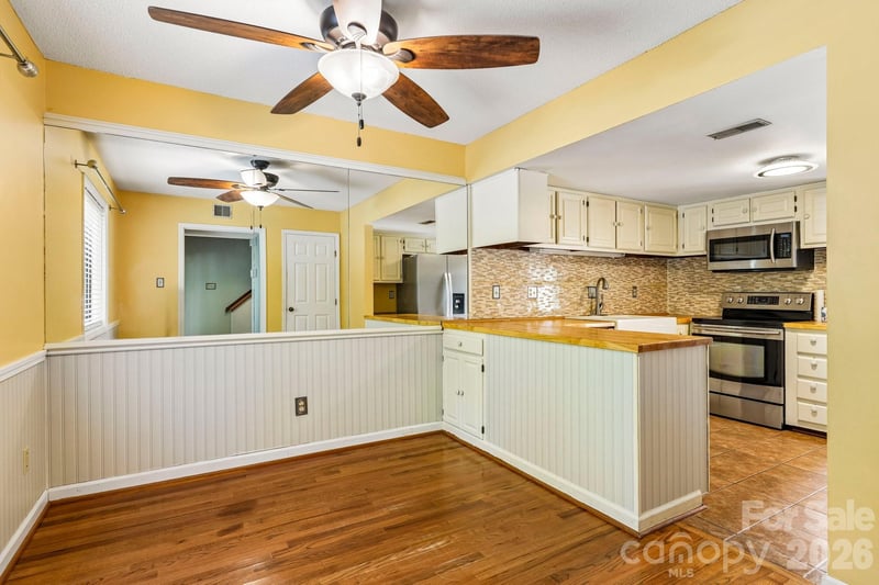 5182 Corbin Ln, Hickory, NC 28601