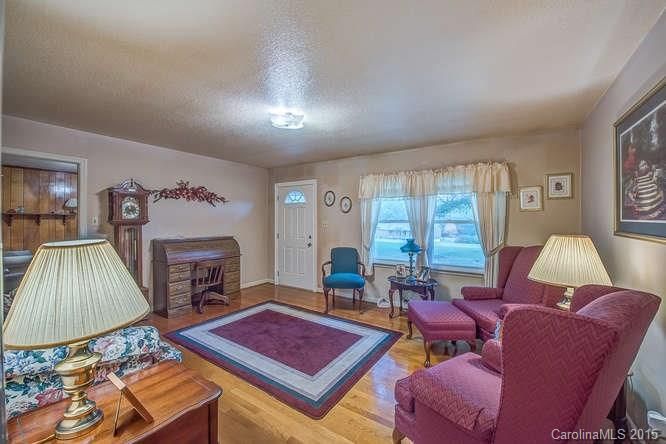 132 Cox Lake Rd, Stanley, NC 28164