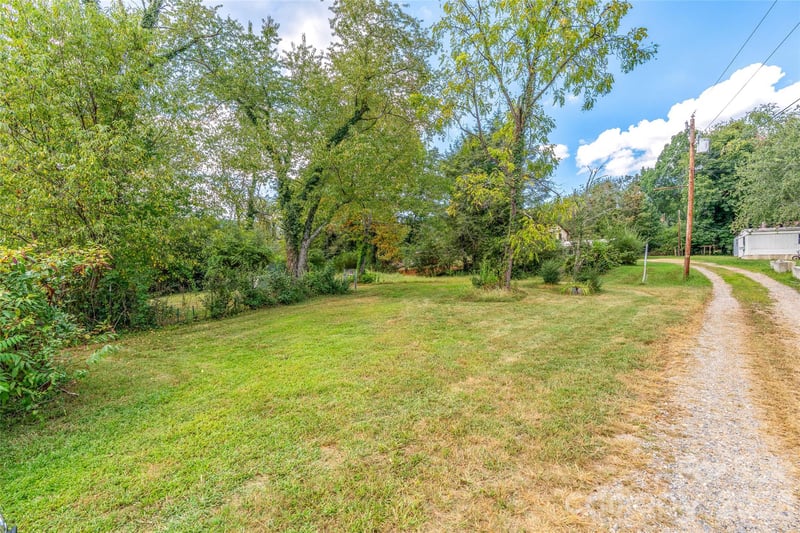 16 Arda Dr, Candler, NC 28715