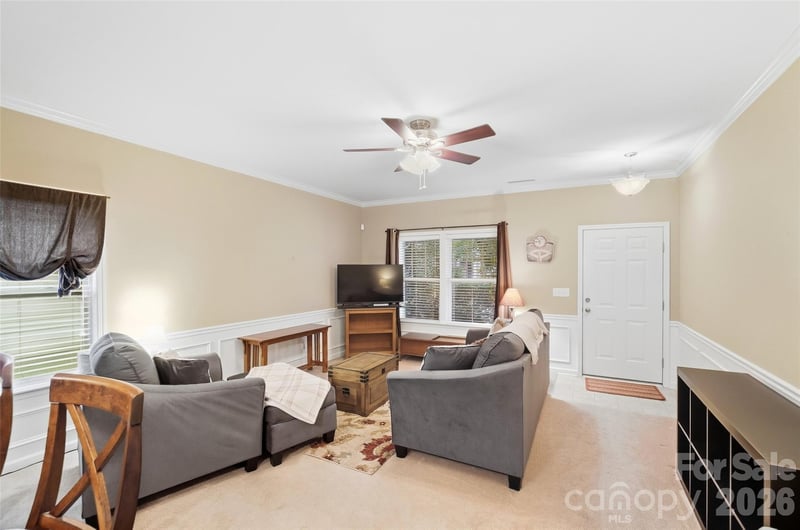 2516 Impatien Dr, Charlotte, NC 28215