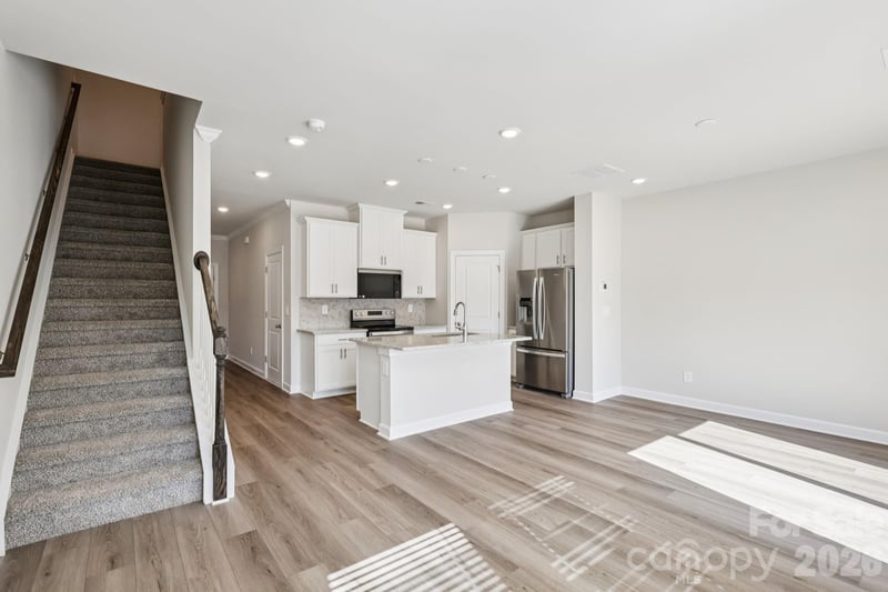 8017 Hidden Springs Trl, Charlotte, NC 28216