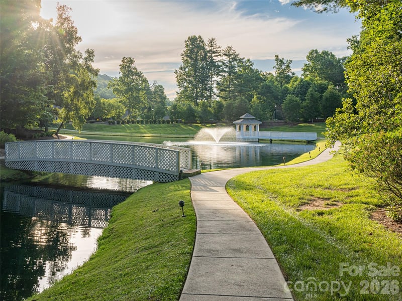 123 - 131 High Fields Ct, Hendersonville, NC 28791