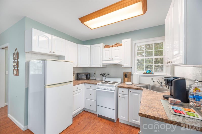 223 Davidson Rd, Swannanoa, NC 28778