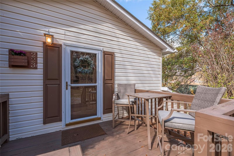223 Davidson Rd, Swannanoa, NC 28778