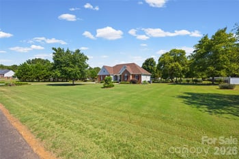 4913 Carillon Ct, York, SC 29745
