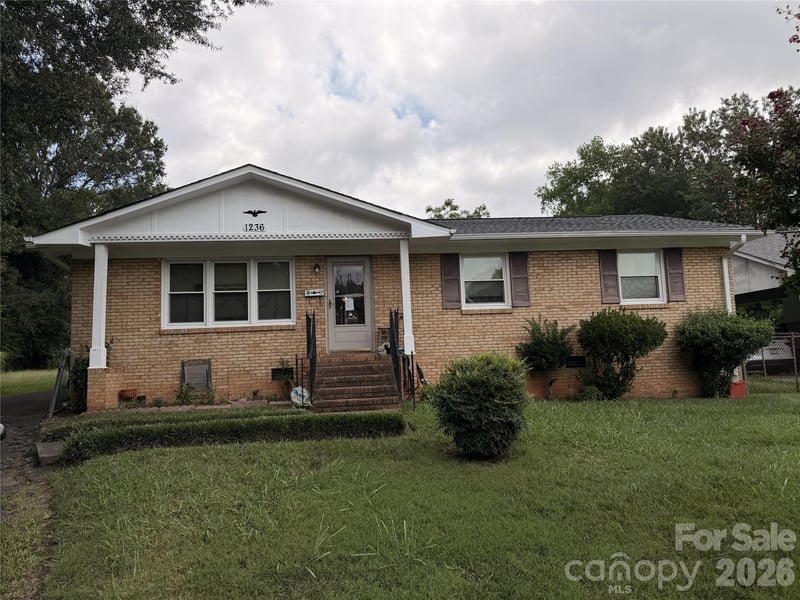 1236 Mt Kisco Dr, Charlotte, NC 28213