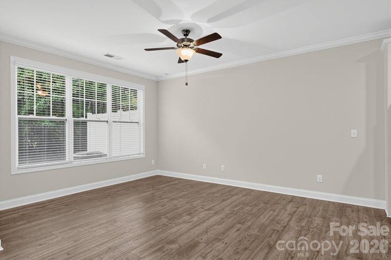 8727 Harris Lake Ln, Charlotte, NC 28269
