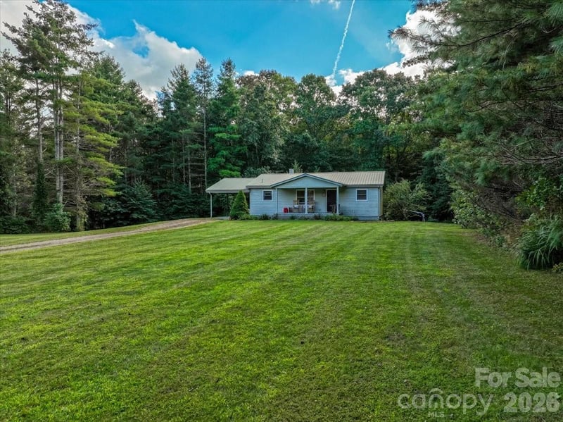 1840 White Oak Rd, Burnsville, NC 28714