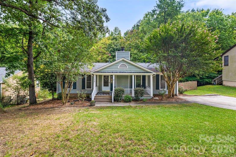 11218 Mallard Crossing Dr, Charlotte, NC 28262