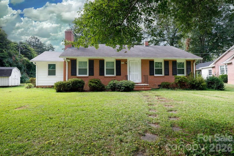 1017 Woodland Dr, Gastonia, NC 28054