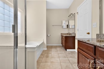 10822 Chamberlain Hall Ct, Charlotte, NC 28277