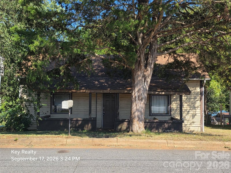 521 N Davis Ave, Newton, NC 28658