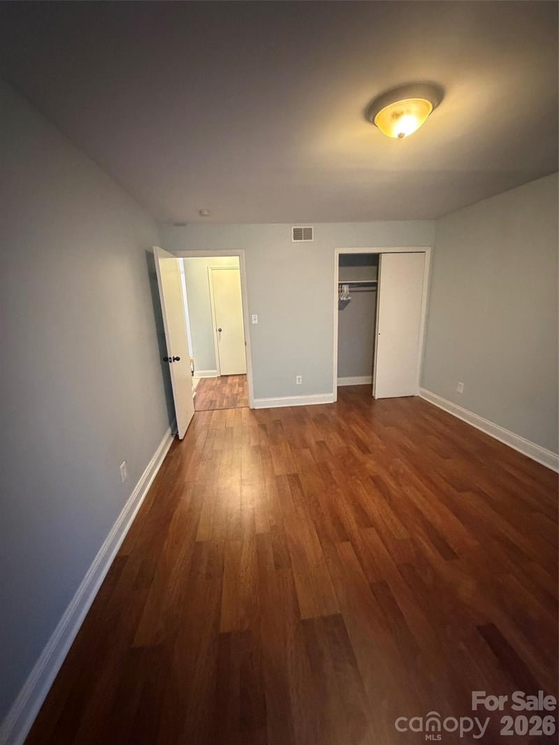 1914 Meadowlark Ln, Charlotte, NC 28210
