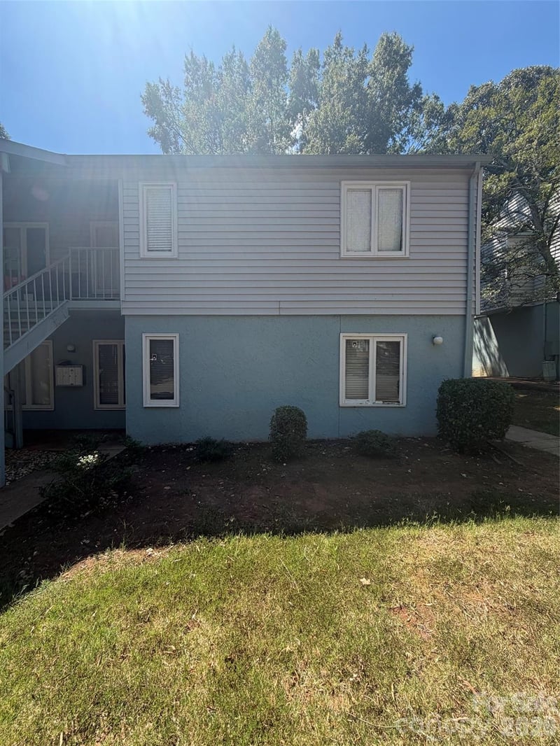 1914 Meadowlark Ln, Charlotte, NC 28210