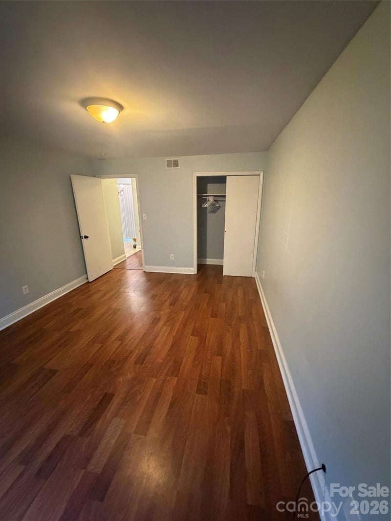 1914 Meadowlark Ln, Charlotte, NC 28210