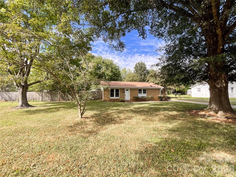 5704 Hillcrest Cir, Indian Trail, NC 28079