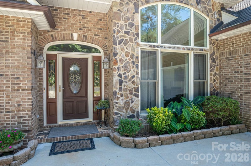 145 Chippawa Dr, Dallas, NC 28034