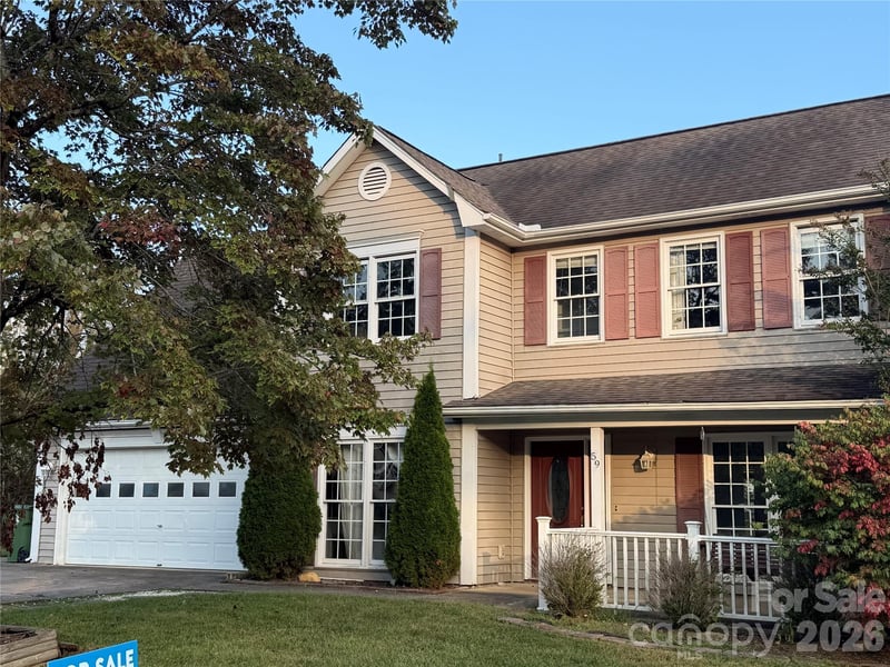 59 Southchase Dr, Fletcher, NC 28732
