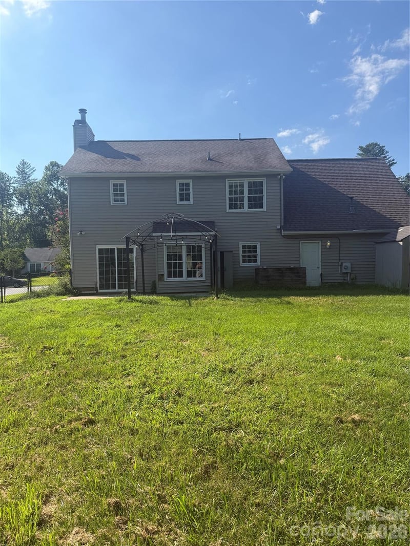 59 Southchase Dr, Fletcher, NC 28732