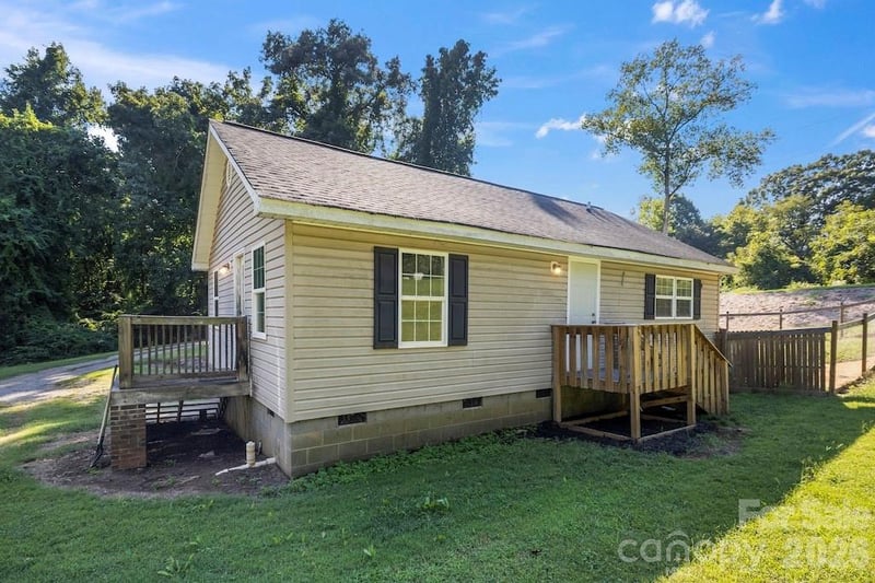 6287 Barclay Ln, Clover, SC 29710
