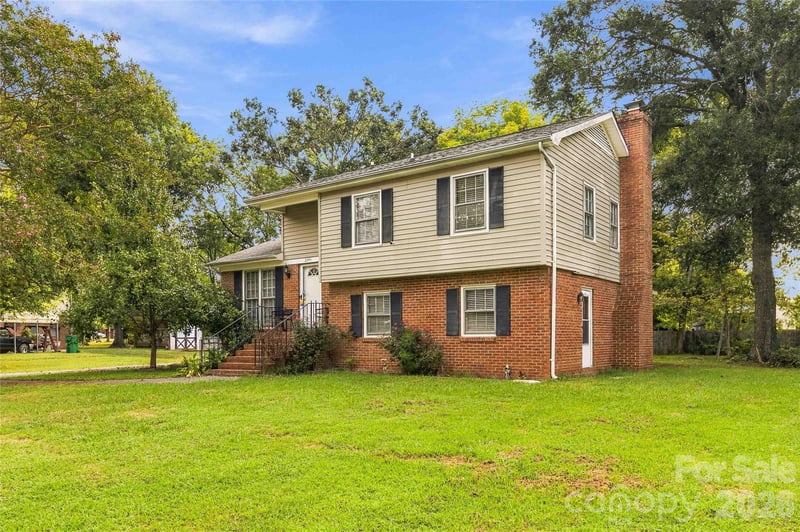 2711 Johnny Reb Ln, Charlotte, NC 28273