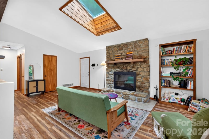 39 Spooks Branch Extension, Asheville, NC 28804