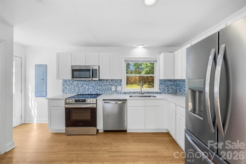 109 E Georgia Ave, Bessemer City, NC 28016