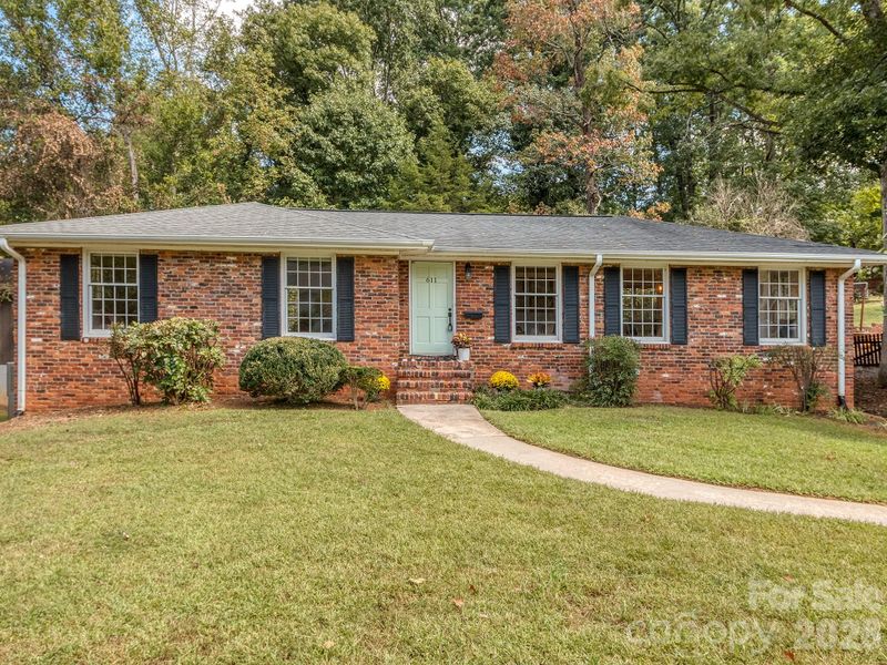 611 Reynolds Dr, Charlotte, NC 28209