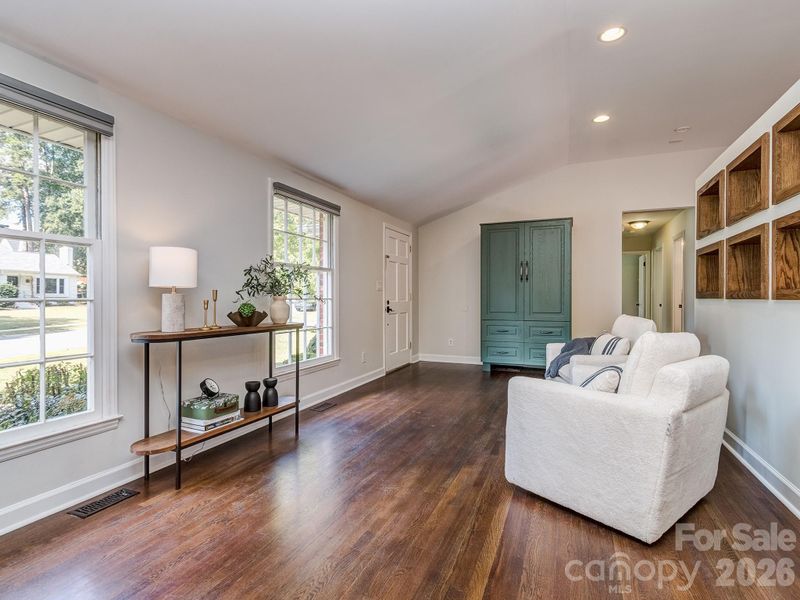 611 Reynolds Dr, Charlotte, NC 28209