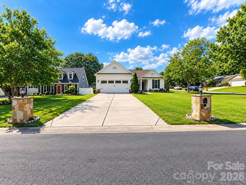 11619 Bowsby Ct, Charlotte, NC 28215