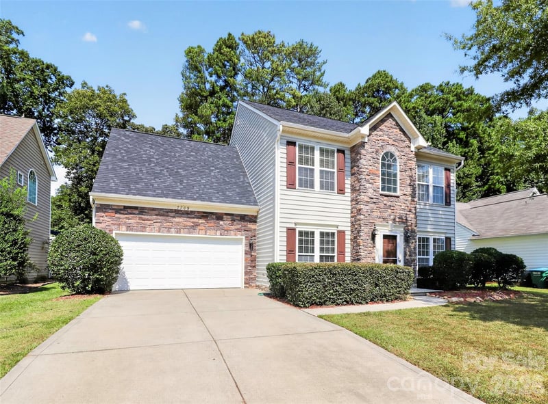 7709 Greylock Ridge Rd, Matthews, NC 28105