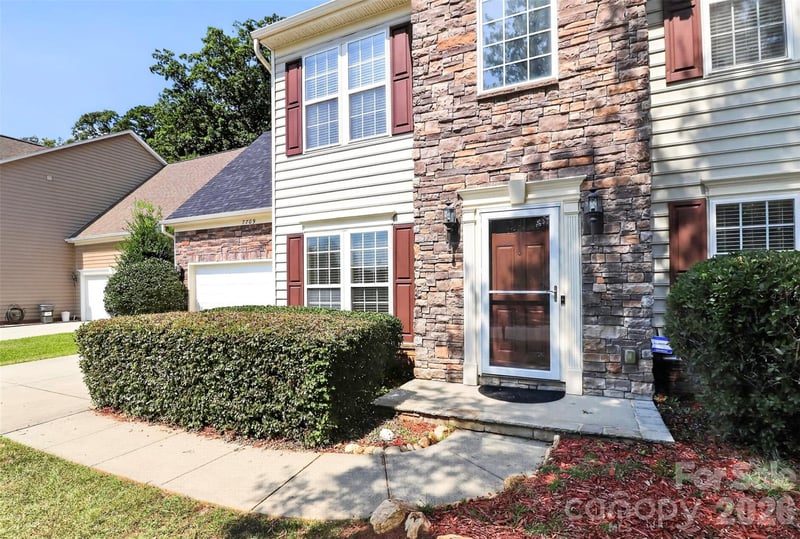 7709 Greylock Ridge Rd, Matthews, NC 28105