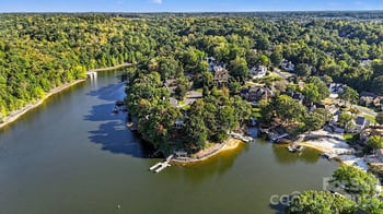 16101 Whitesail Dr, Charlotte, NC 28278