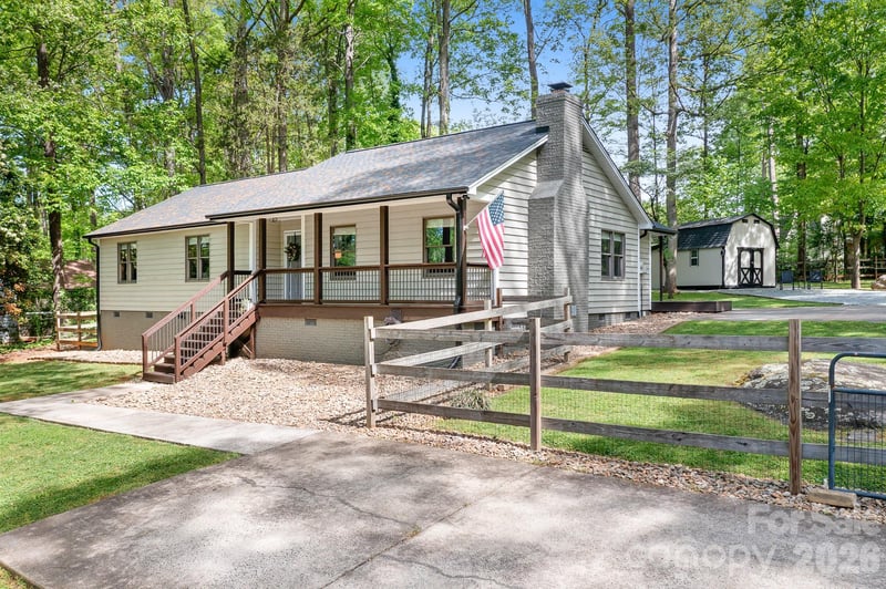 204 Nottingham Dr, Huntersville, NC 28078