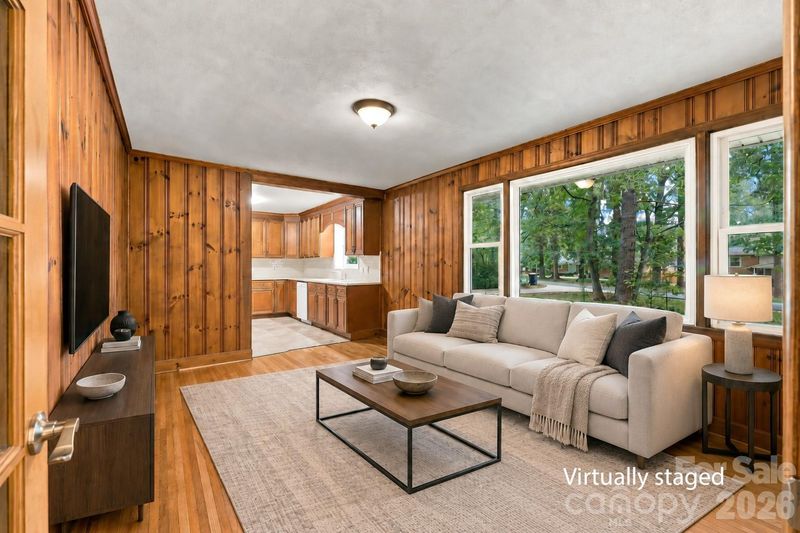 7029 Linda Lake Dr, Charlotte, NC 28215