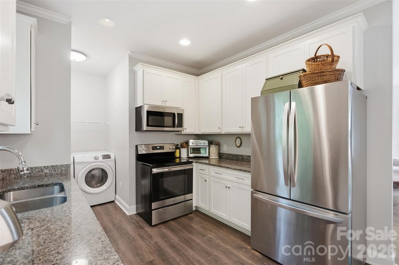 303 S Mountain St, Cherryville, NC 28021