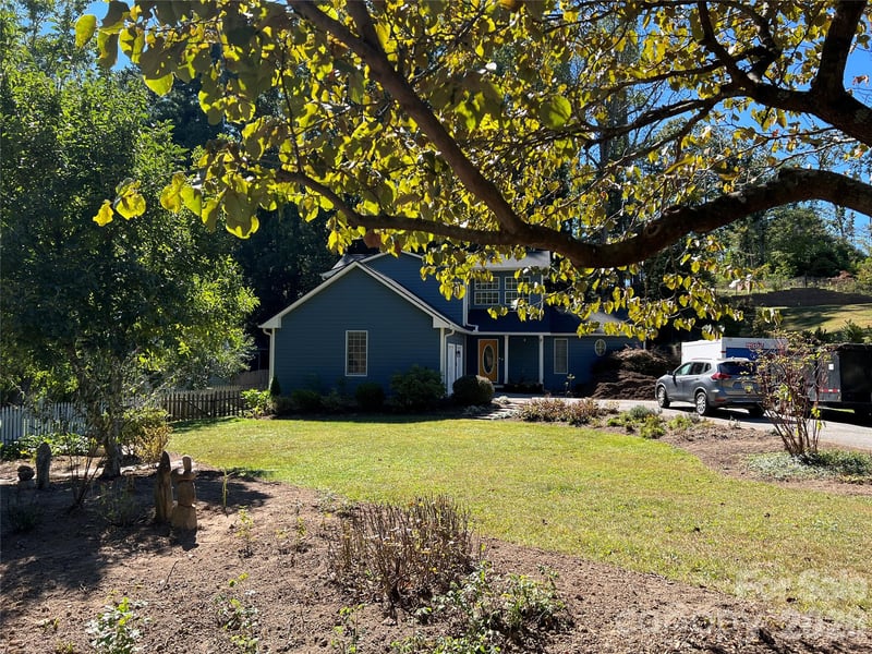 16 Pinecroft Rd, Asheville, NC 28804