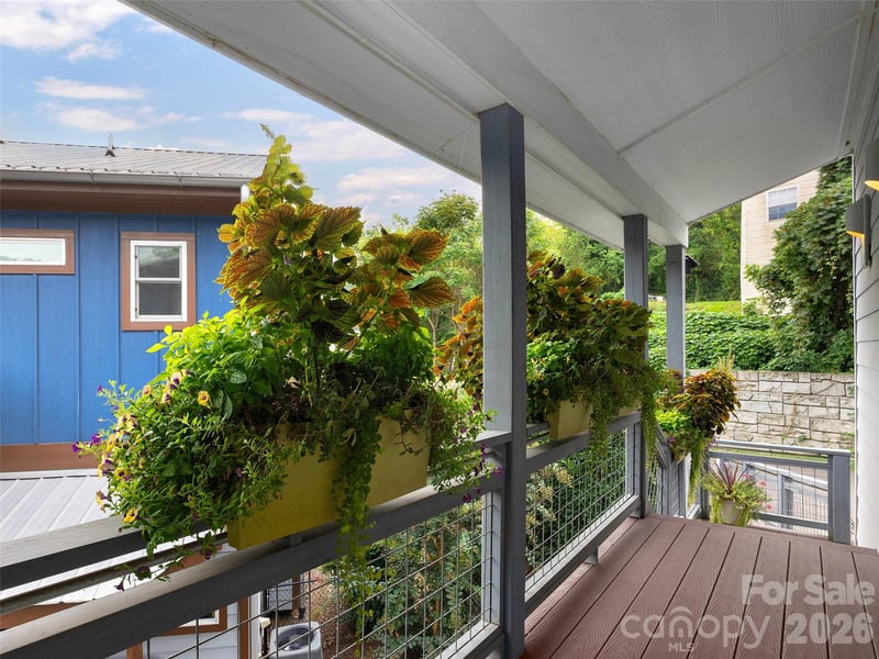 10 Birdhouse Row, Asheville, NC 28801