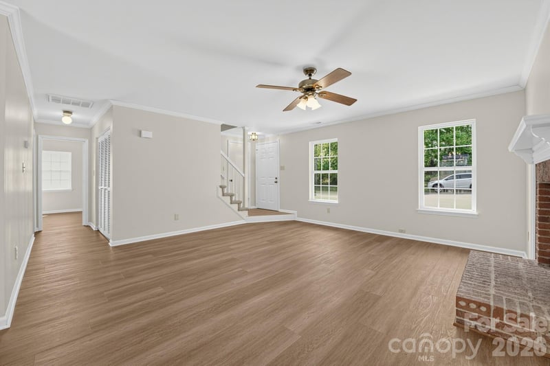 6240 Round Hill Rd, Charlotte, NC 28211