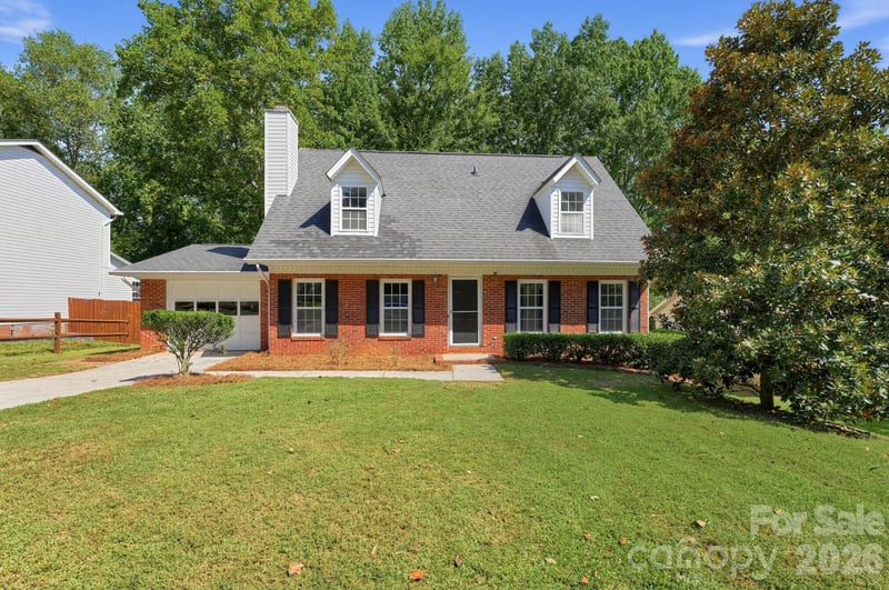 6240 Round Hill Rd, Charlotte, NC 28211