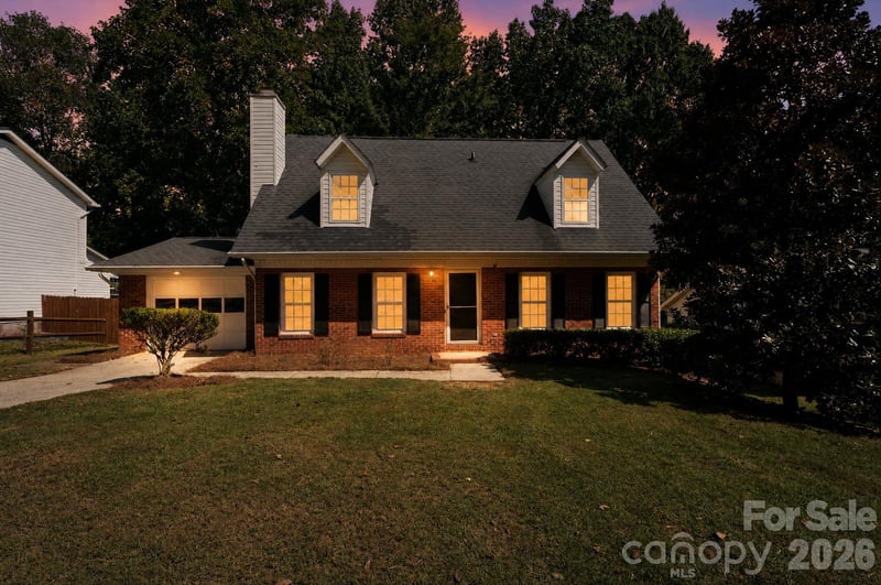 6240 Round Hill Rd, Charlotte, NC 28211