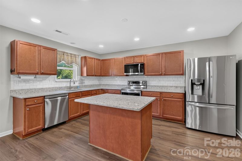 1200 Catawba Rn, Lowell, NC 28098