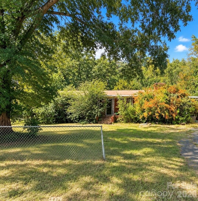 1929 Grace Ln, Charlotte, NC 28262