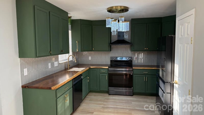 6105 Old Corral St, Charlotte, NC 28277