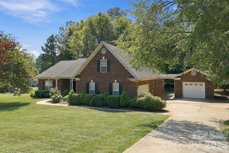 5911 Sugarcane Ct, Mint Hill, NC 28227