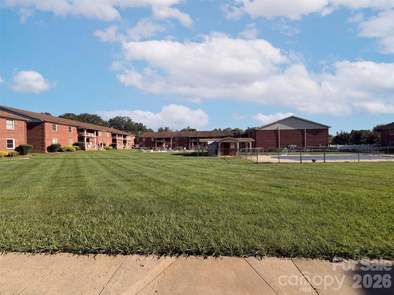 101 Carriage House Dr, Kannapolis, NC 28081