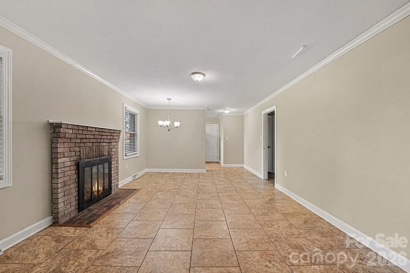 1204 Fulton Dr, Statesville, NC 28677