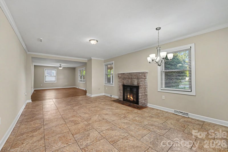 1204 Fulton Dr, Statesville, NC 28677