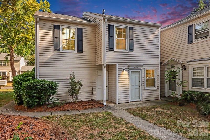 8521 Castle Pine Ct, Charlotte, NC 28226