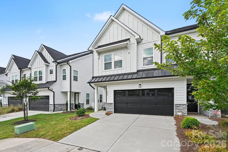6008 Corbin Woods Ct, Charlotte, NC 28226